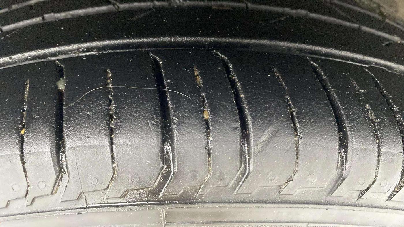 2023 Hyundai NEW I20 ASTA (O) 1.2 AT, Petrol, Automatic, 24,014 km, Right Rear Tyre Tread