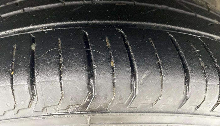 2023 Hyundai NEW I20 ASTA (O) 1.2 AT, Petrol, Automatic, 23,918 km, Right Rear Tyre Tread