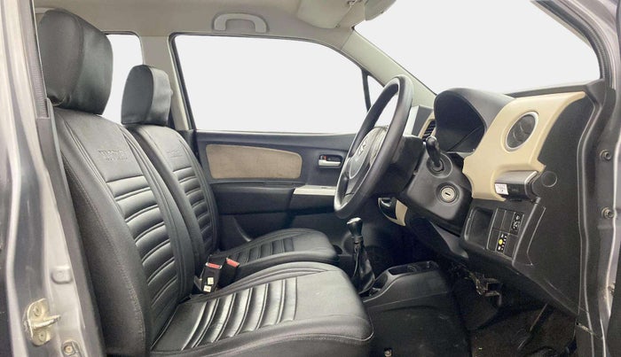 2017 Maruti Wagon R 1.0 LXI CNG, CNG, Manual, 83,075 km, Right Side Front Door Cabin