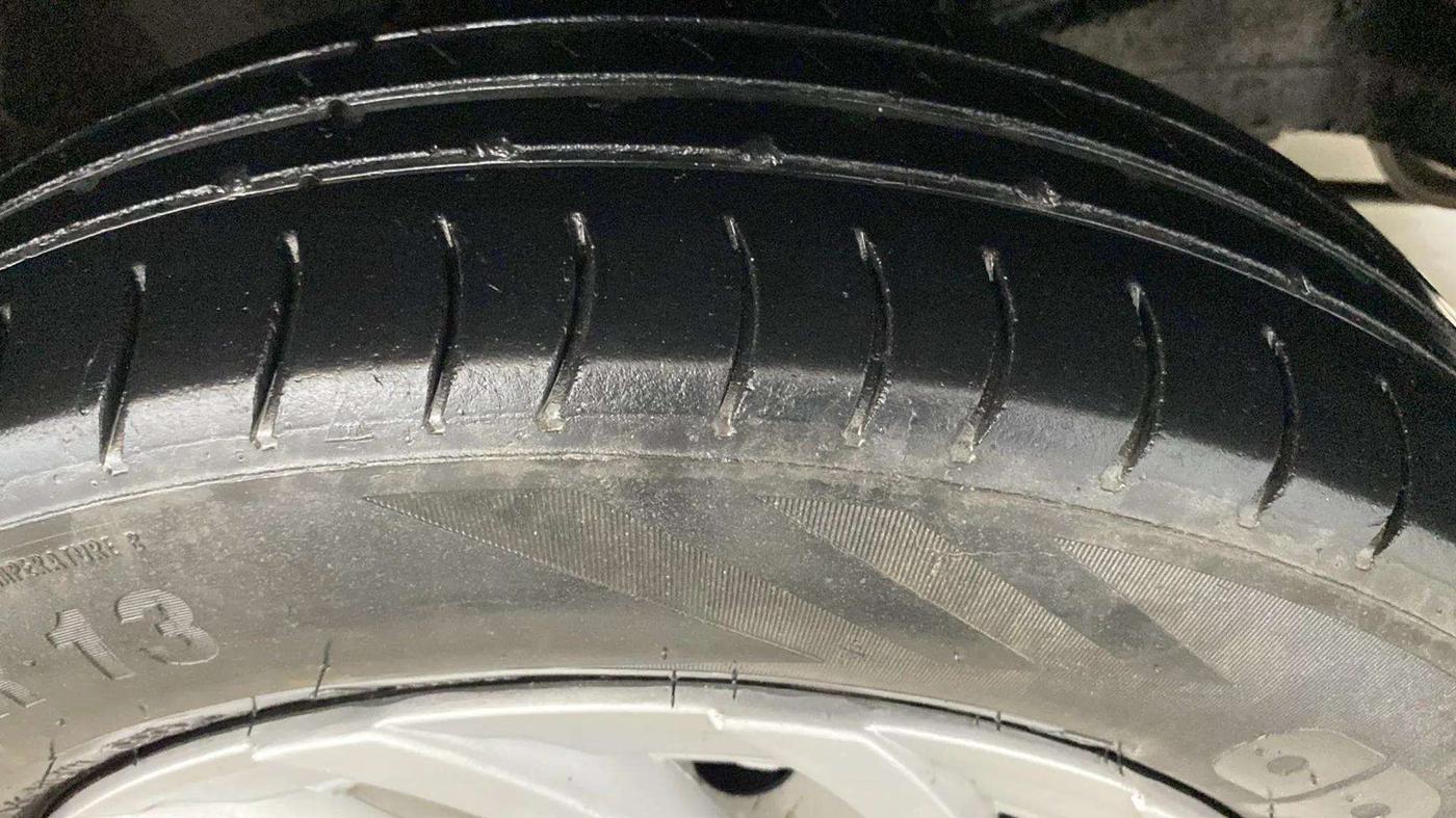 2017 Maruti Wagon R 1.0 LXI CNG, CNG, Manual, 83,075 km, Right Front Tyre Tread