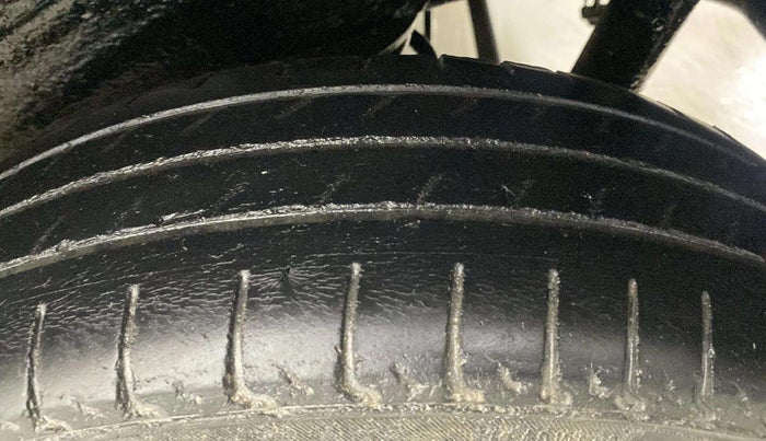 2017 Maruti Wagon R 1.0 LXI CNG, CNG, Manual, 83,075 km, Right Rear Tyre Tread