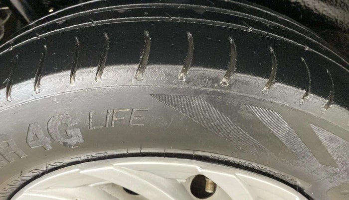 2017 Maruti Wagon R 1.0 LXI CNG, CNG, Manual, 83,075 km, Left Front Tyre Tread