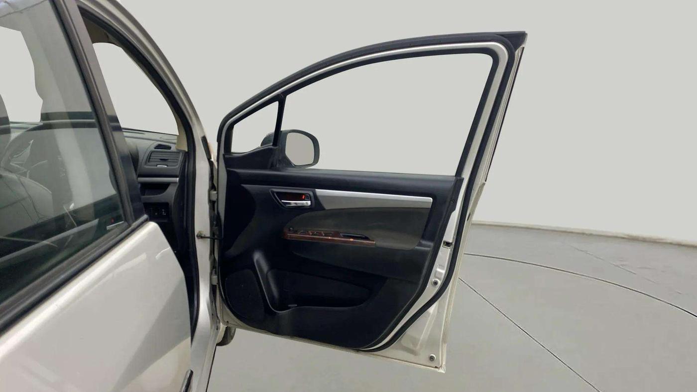 2017 Maruti Ertiga VXI, Petrol, Manual, 76,469 km, RHS Front Door