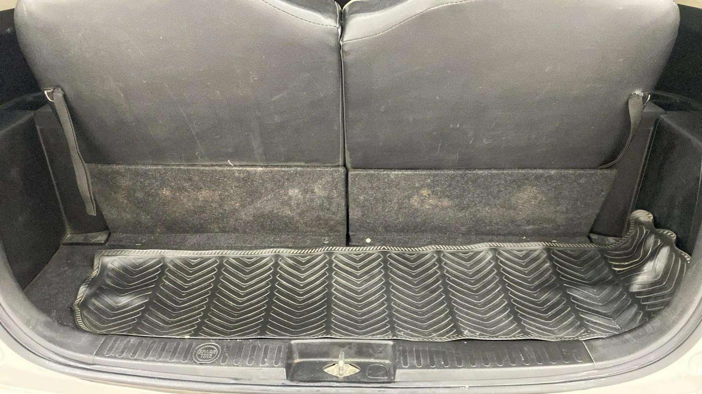 2017 Maruti Ertiga VXI, Petrol, Manual, 76,469 km, Boot Inside