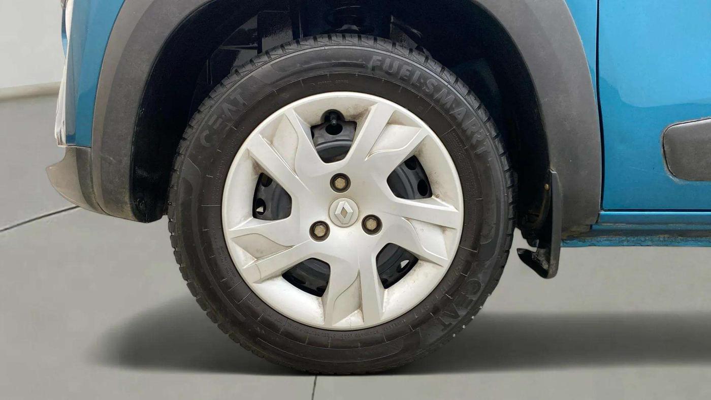 2022 Renault Kwid RXT 1.0 AMT (O), Petrol, Automatic, 19,618 km, Left Front Wheel