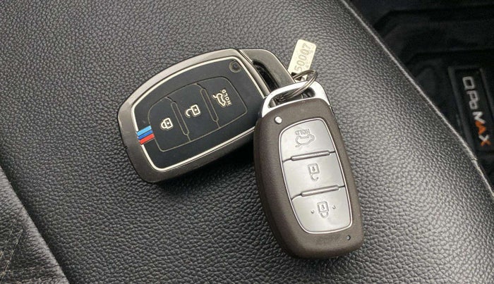2023 Hyundai Creta S PLUS KNIGHT 1.5 PETROL, Petrol, Manual, 25,291 km, Key Close Up