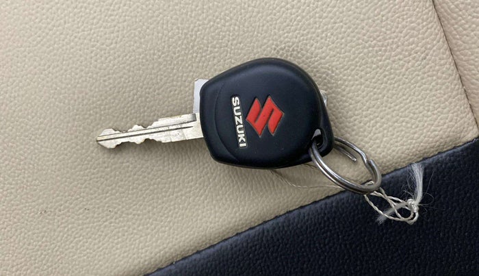 2014 Maruti Swift Dzire ZXI, Petrol, Manual, 69,734 km, Key Close Up