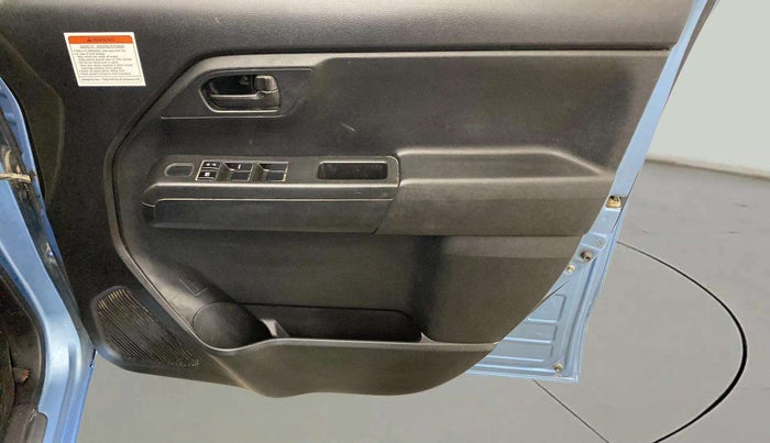 2021 Maruti New Wagon-R LXI CNG (O) 1.0, CNG, Manual, 72,287 km, Driver Side Door Panels Control