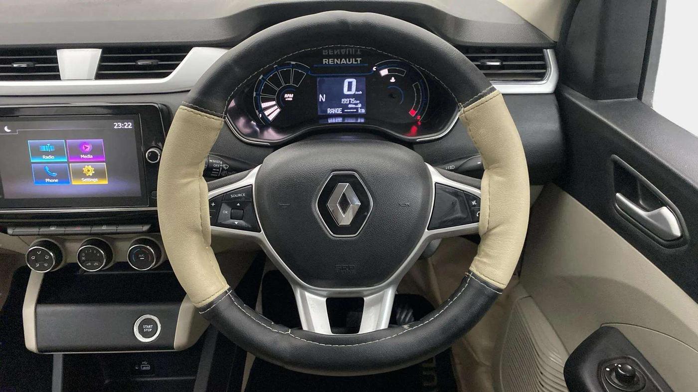 2022 Renault TRIBER RXZ AMT DUAL TONE, Petrol, Automatic, 20,044 km, Steering Wheel Close Up