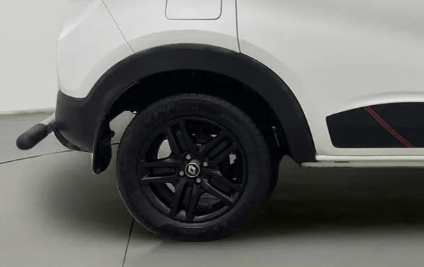 2022 Renault TRIBER RXZ AMT DUAL TONE, Petrol, Automatic, 20,044 km, Right Rear Wheel