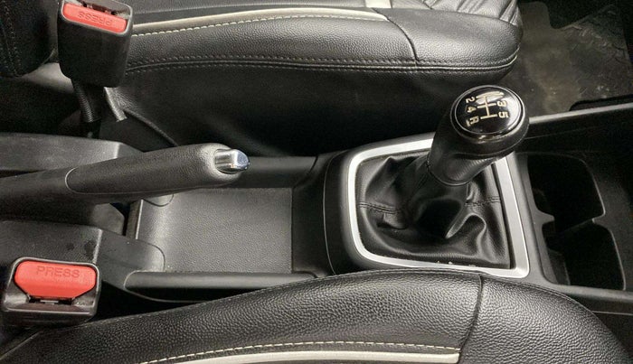 2020 Maruti Swift ZXI, Petrol, Manual, 73,944 km, Gear Lever