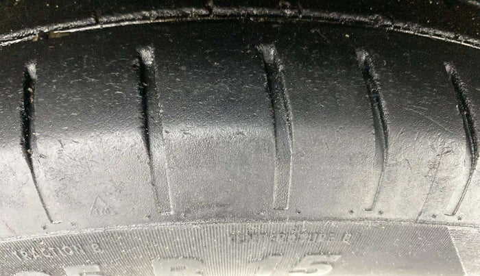 2020 Maruti Swift ZXI, Petrol, Manual, 73,944 km, Left Front Tyre Tread