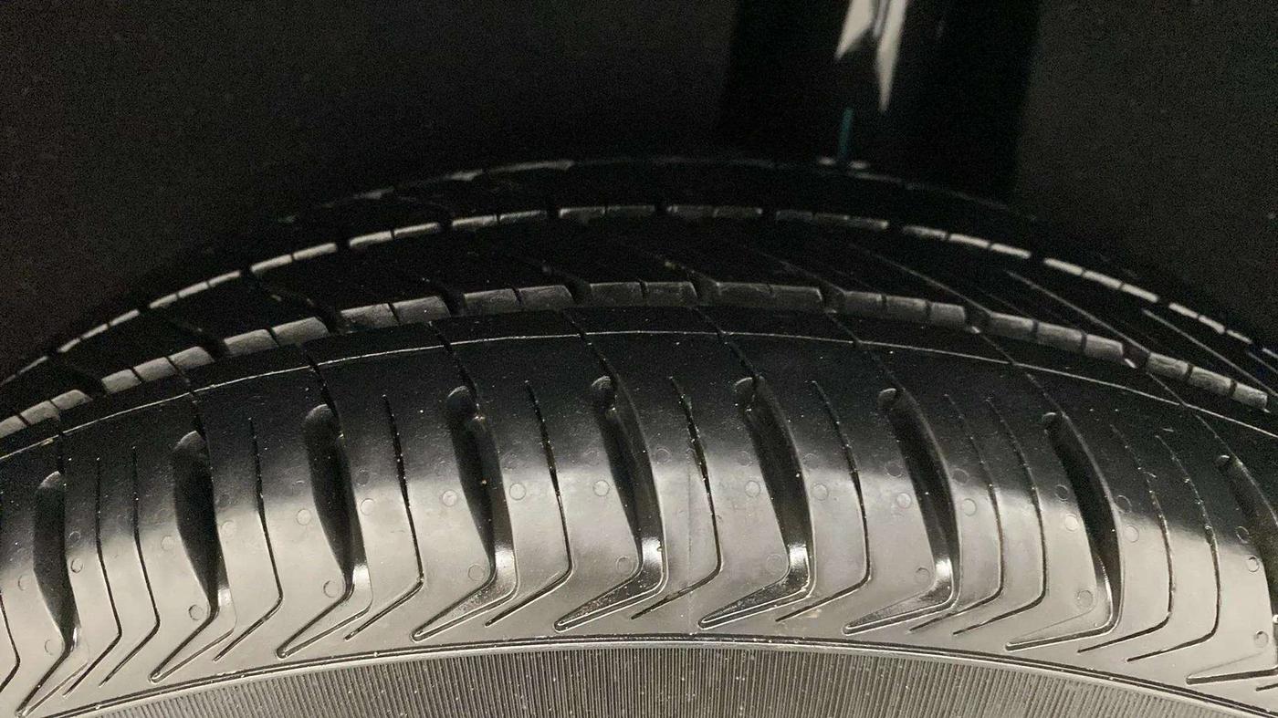 2020 Maruti Baleno ZETA PETROL 1.2, Petrol, Manual, 25,656 km, Left Rear Tyre Tread