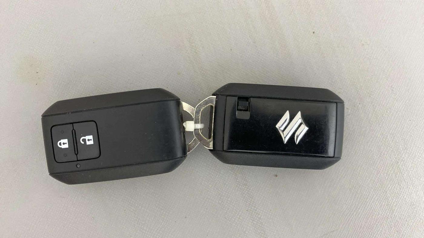 2020 Maruti Baleno ZETA PETROL 1.2, Petrol, Manual, 25,656 km, Key Close Up