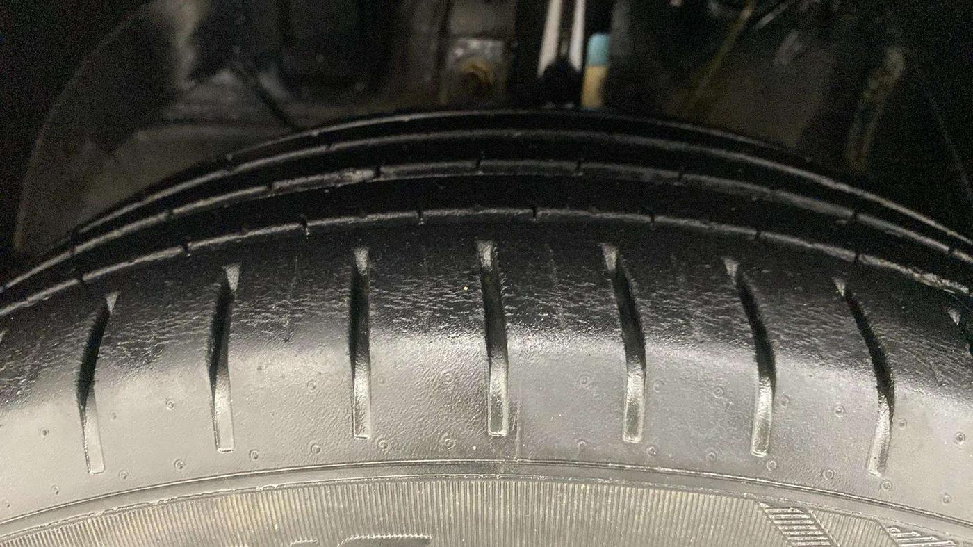 2020 Maruti Baleno ZETA PETROL 1.2, Petrol, Manual, 25,656 km, Left Front Tyre Tread