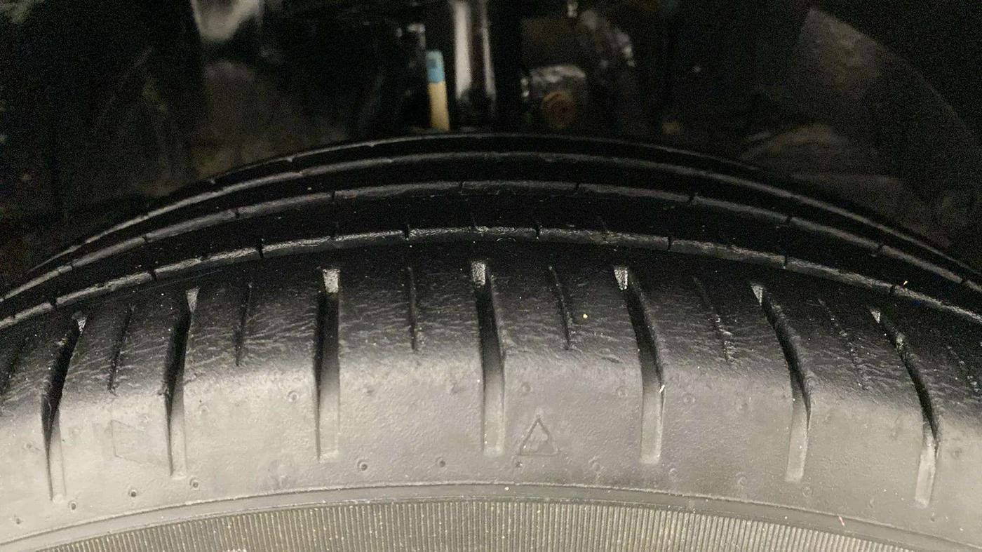 2020 Maruti Baleno ZETA PETROL 1.2, Petrol, Manual, 25,656 km, Right Front Tyre Tread