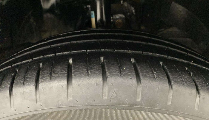 2020 Maruti Baleno ZETA PETROL 1.2, Petrol, Manual, 25,557 km, Right Front Tyre Tread