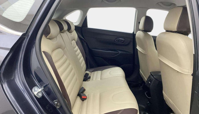 2023 Hyundai NEW I20 Sportz 1.2 IVT, Petrol, Automatic, 11,759 km, Right Side Rear Door Cabin