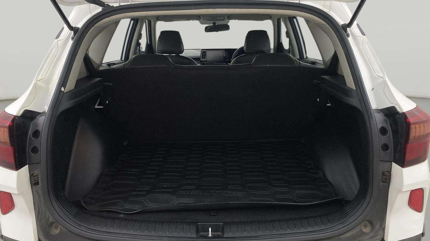 2021 KIA SELTOS HTK PLUS 1.5, Petrol, Manual, 45,352 km, Boot Inside