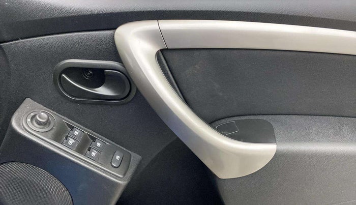 2019 Renault Duster RXS OPT CVT, Petrol, Automatic, 43,859 km, Driver Side Door Panels Control