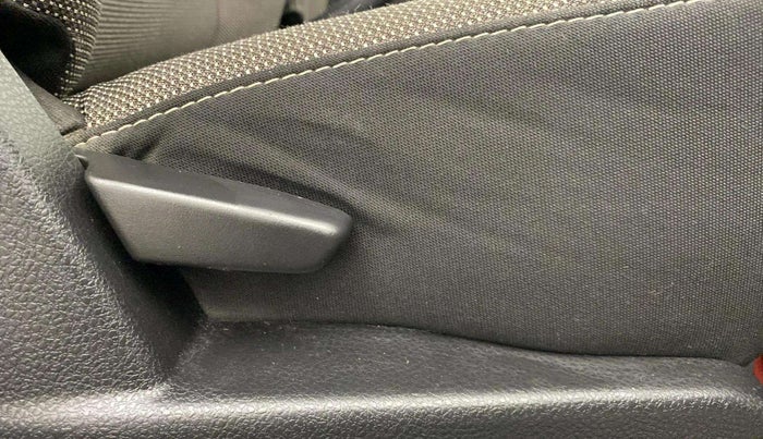 2019 Renault Duster RXS OPT CVT, Petrol, Automatic, 43,859 km, Driver Side Adjustment Panel