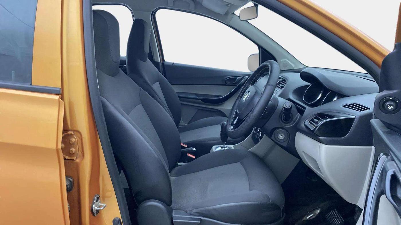 2018 Tata Tiago XTA PETROL, Petrol, Automatic, 51,661 km, Right Side Front Door Cabin