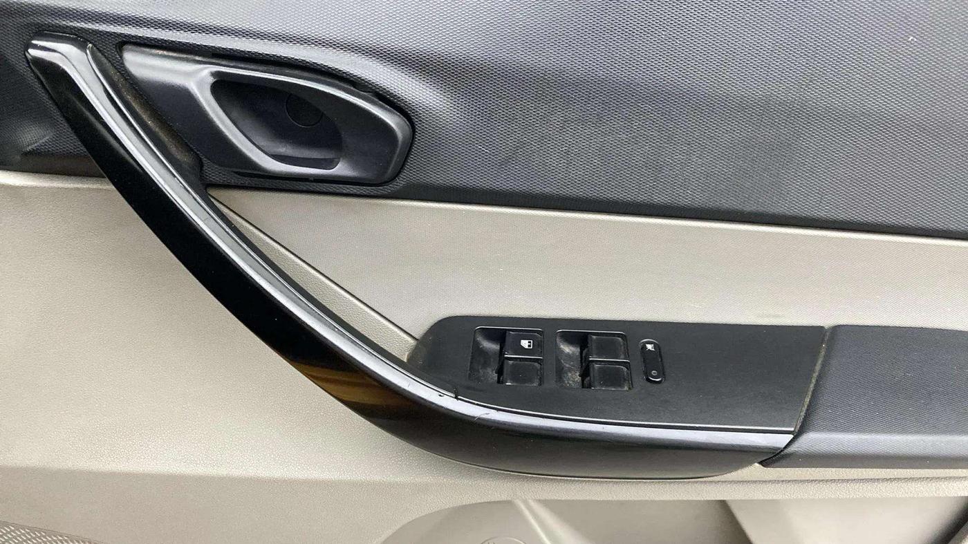 2018 Tata Tiago XTA PETROL, Petrol, Automatic, 51,661 km, Driver Side Door Panels Control