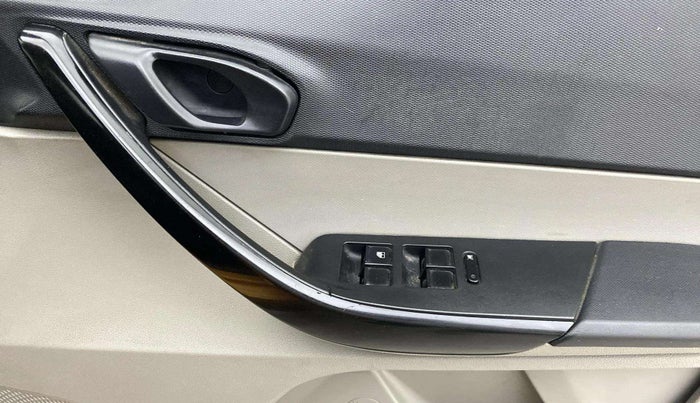 2018 Tata Tiago XTA PETROL, Petrol, Automatic, 51,659 km, Driver Side Door Panels Control