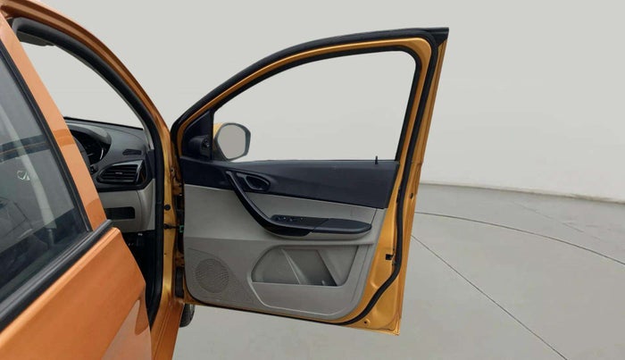 2018 Tata Tiago XTA PETROL, Petrol, Automatic, 51,659 km, RHS Front Door