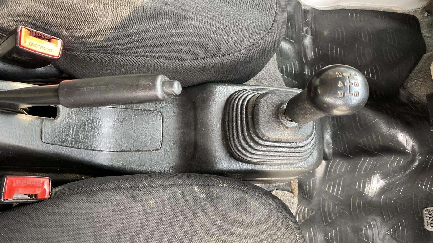 2018 Maruti Eeco 5 STR WITH A/C+HTR, CNG, Manual, 38,705 km, Gear Lever