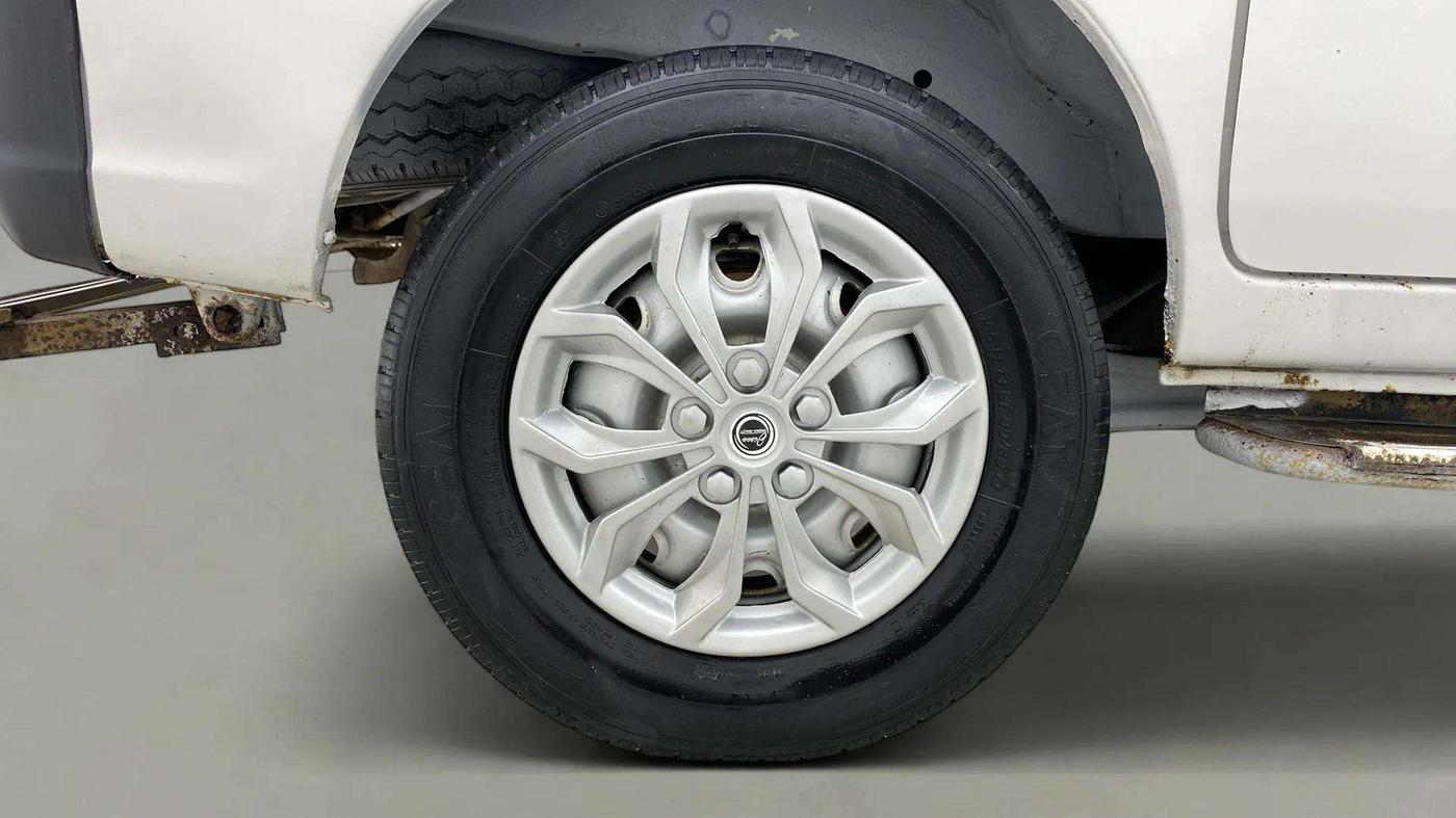 2018 Maruti Eeco 5 STR WITH A/C+HTR, CNG, Manual, 38,705 km, Right Rear Wheel