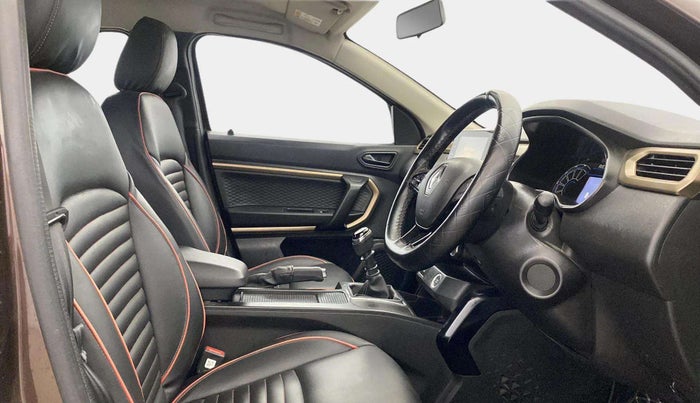 2021 Renault Kiger RXT 1.0 TURBO MT DUAL TONE, Petrol, Manual, 43,794 km, Right Side Front Door Cabin