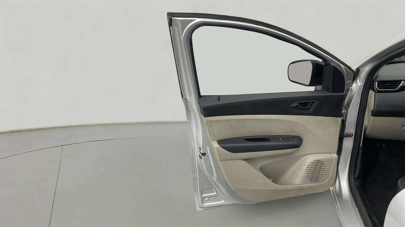 2022 Renault TRIBER RXT, Petrol, Manual, 70,585 km, LHS Front Door