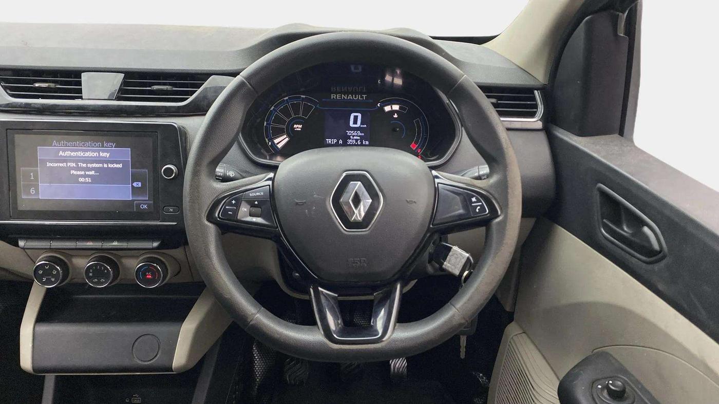 2022 Renault TRIBER RXT, Petrol, Manual, 70,585 km, Steering Wheel Close Up
