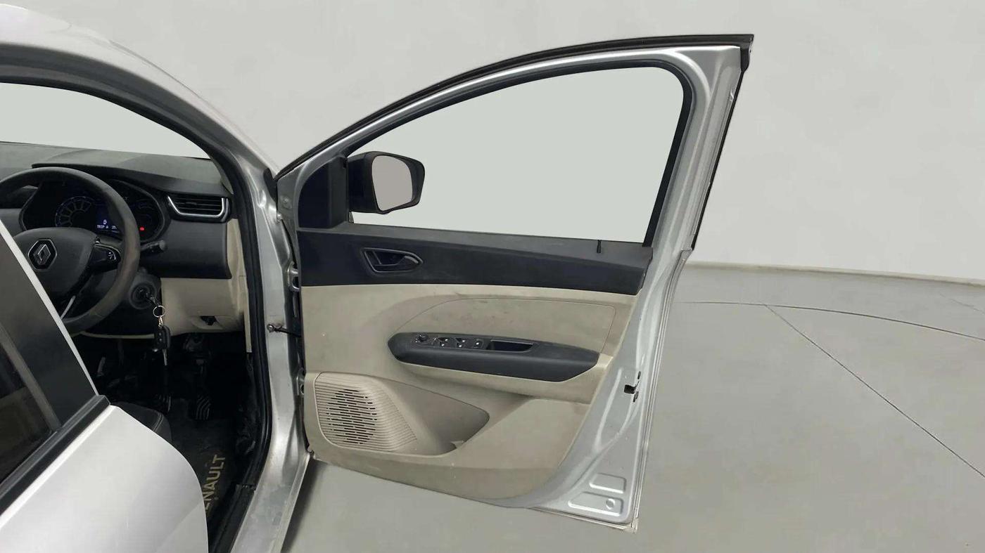 2022 Renault TRIBER RXT, Petrol, Manual, 70,585 km, RHS Front Door