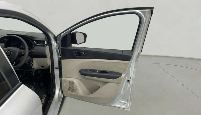 2022 Renault TRIBER RXT, Petrol, Manual, 70,568 km, RHS Front Door