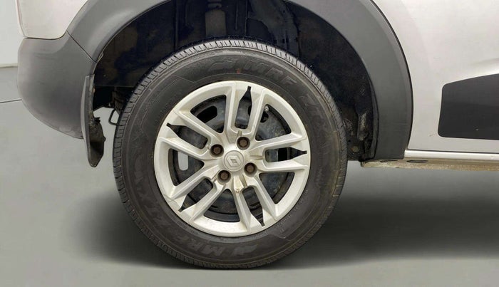 2022 Renault TRIBER RXT, Petrol, Manual, 70,568 km, Right Rear Wheel
