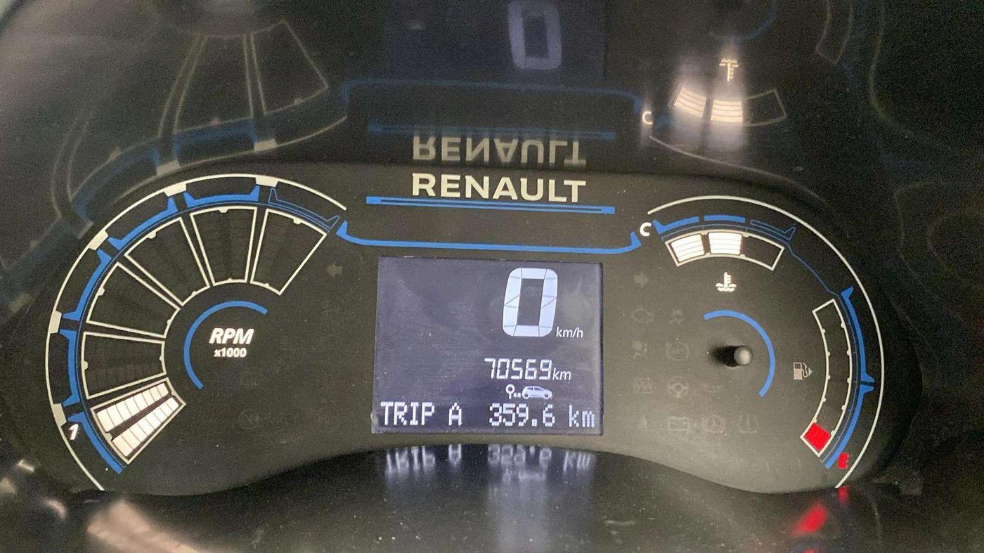 2022 Renault TRIBER RXT, Petrol, Manual, 70,585 km, Odometer Image