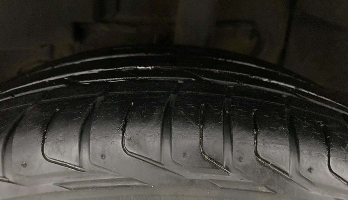 2019 Tata NEXON XM PETROL, CNG, Manual, 41,842 km, Left Front Tyre Tread