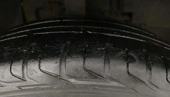 2019 Tata NEXON XM PETROL, CNG, Manual, 41,842 km, Right Front Tyre Tread