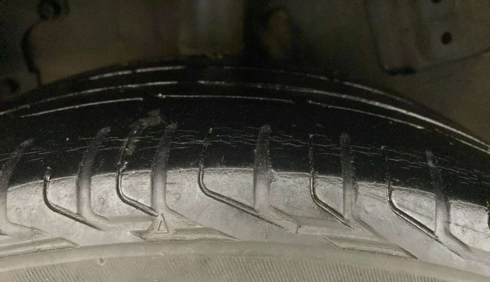 2019 Tata NEXON XM PETROL, CNG, Manual, 41,842 km, Right Rear Tyre Tread