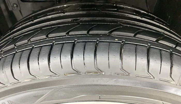 2021 Maruti Vitara Brezza LXI, Petrol, Manual, 63,563 km, Left Front Tyre Tread