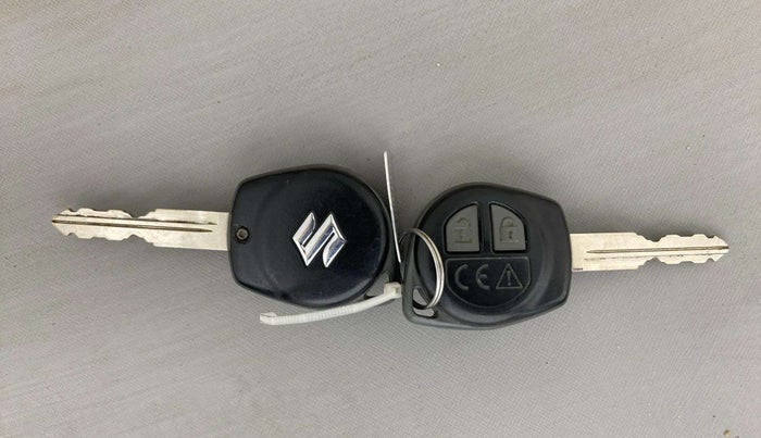 2021 Maruti Vitara Brezza LXI, Petrol, Manual, 63,563 km, Key Close Up