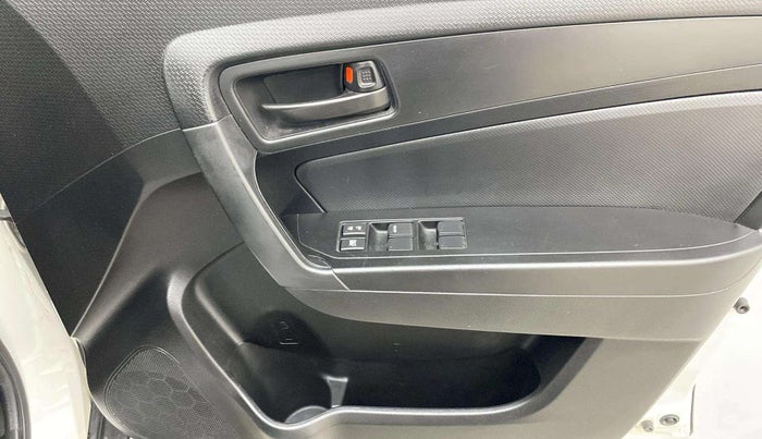 2021 Maruti Vitara Brezza LXI, Petrol, Manual, 63,563 km, Driver Side Door Panels Control