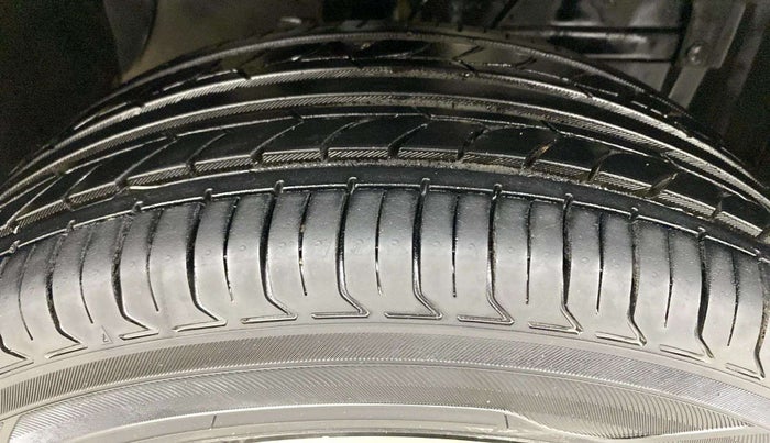 2021 Maruti Vitara Brezza LXI, Petrol, Manual, 63,563 km, Right Front Tyre Tread