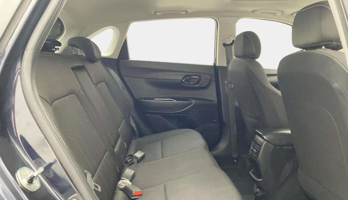 2021 Hyundai NEW I20 ASTA (O) 1.5 CRDI MT, Diesel, Manual, 57,830 km, Right Side Rear Door Cabin
