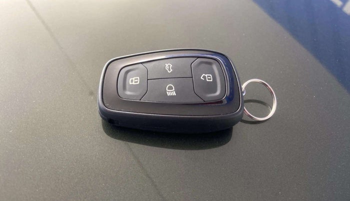 2020 Tata NEXON XZ PLUS (O) PETROL, Petrol, Manual, 32,841 km, Key Close Up