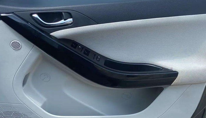2020 Tata NEXON XZ PLUS (O) PETROL, Petrol, Manual, 32,841 km, Driver Side Door Panels Control