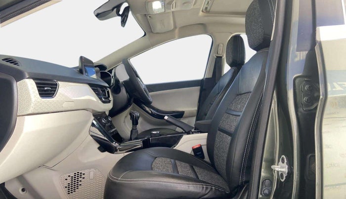 2020 Tata NEXON XZ PLUS (O) PETROL, Petrol, Manual, 32,841 km, Right Side Front Door Cabin