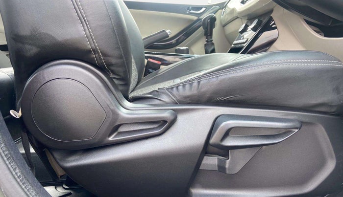2020 Tata NEXON XZ PLUS (O) PETROL, Petrol, Manual, 32,841 km, Driver Side Adjustment Panel